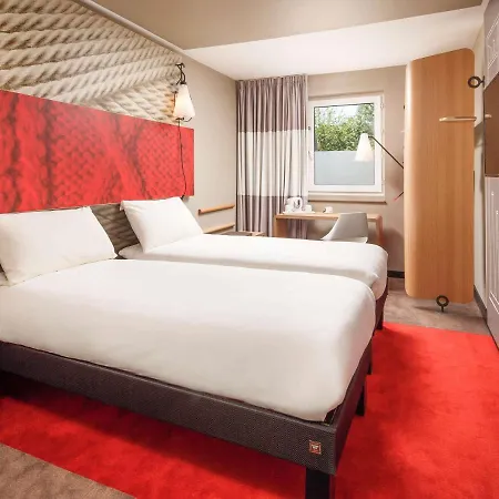 Ibis Centre Grand Palais 3*